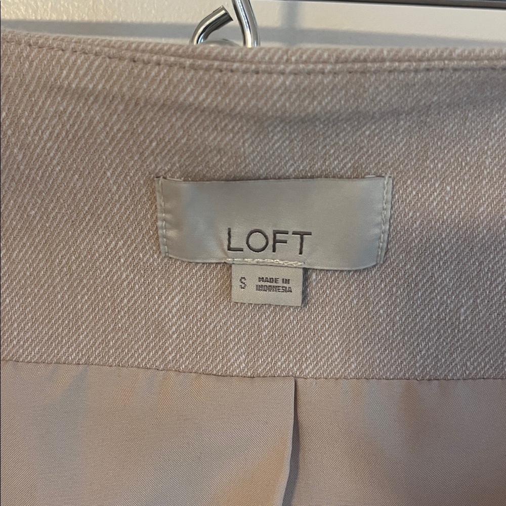 LOFT Beige Button-Front Vest - Picture 2 of 3